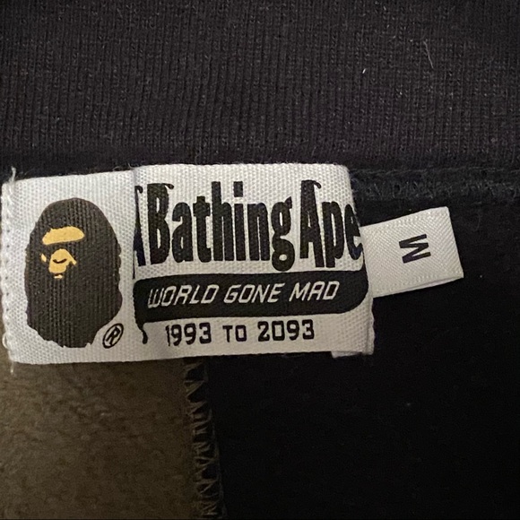 BAPE Black and Army Green Logo Camo Shorts - Picture 4 of 8